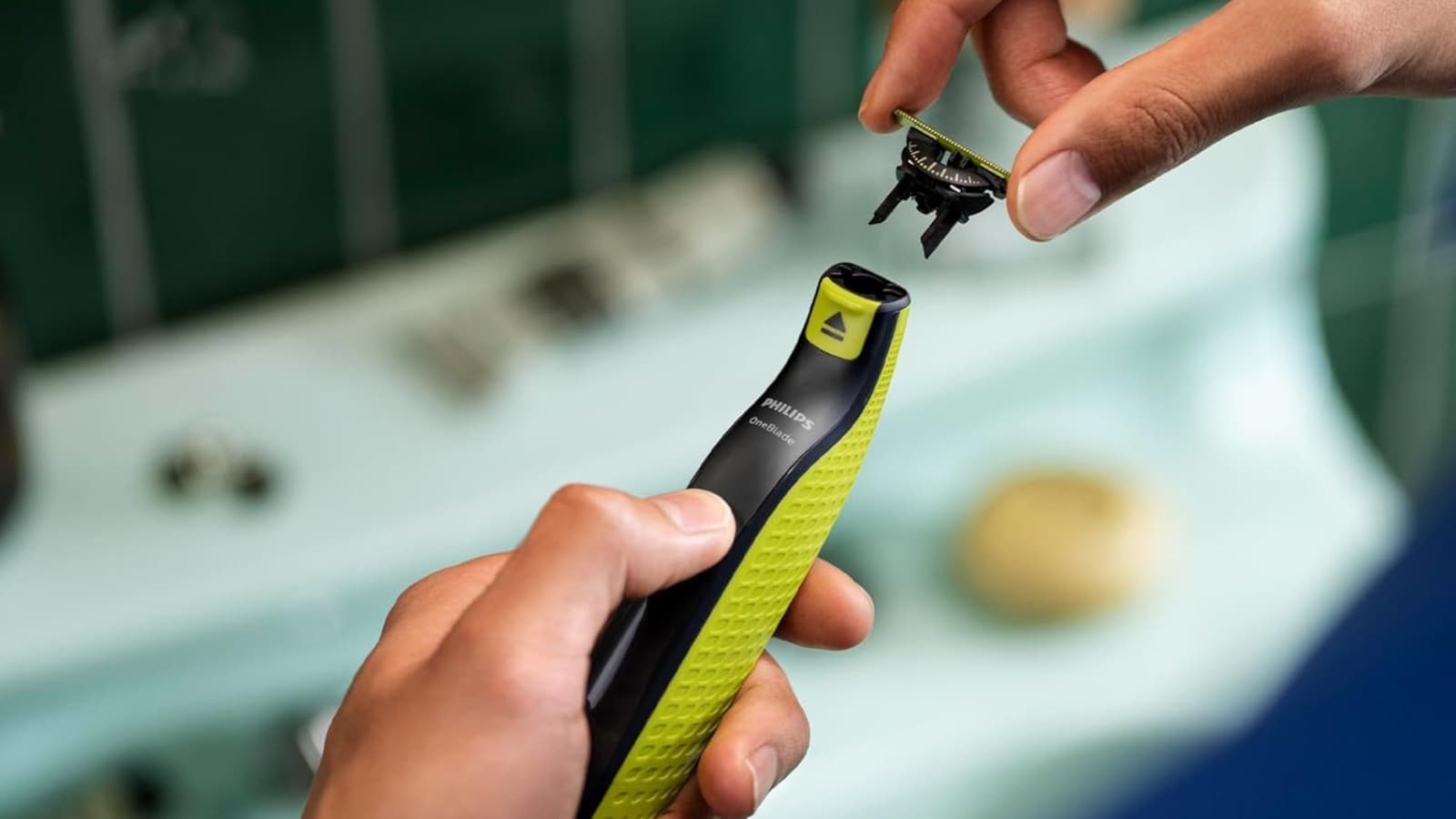 TOUT LE MONDE L'UTILISE MAIS PERSONNE NE LE DIT : CE RASOIR ÉLECTRIQUE SIGNÉ PHILIPS EST À PETIT PRIX