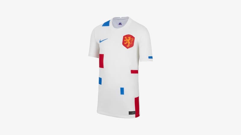 Ce maillot de football signé Nike est hyper stylé et vraiment peu cher
