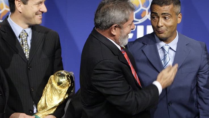Romario en 2007 lors de l'attribution de la Coupe du monde au Brésil.