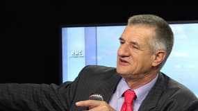 #Balancetonporc - Jean Lassalle se défend et s'excuse: "Pardon à toutes celles que j'ai pu choquer par mon attitude"