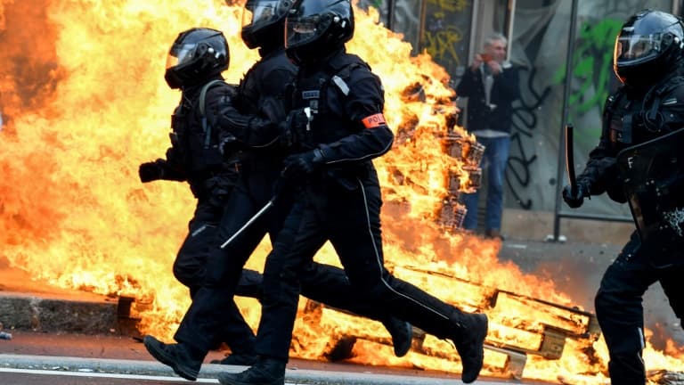 Des policiers de la Brav-M en intervention à Paris lors des manifestations contre la réforme des retraites, à Paris le 23 mars 2023. (Illustration)