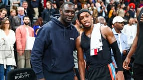 Omar Sy avec TJ Shorts lors d'un match du Paris Basketball - le 01/11/2024