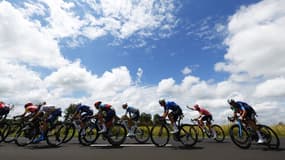 Le peloton du Tour de France lors de la 11e étape, le mercredi 10 juillet 2024