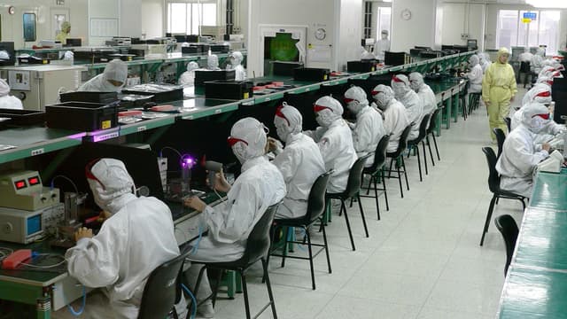 Foxconn a un bénéfice de 106,70 milliards de dollars de Taïwan (2,52 milliards d'euros).