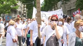 Les soignants manifestent à Lyon.