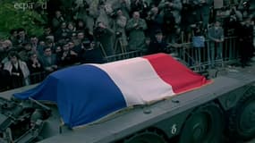 Du Général de Gaulle à François Mitterrand, quels hommages ont été rendus aux présidents de la Ve République décédés ?