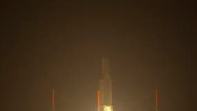 Le lanceur européen Ariane 5 a mis sur orbite mercredi soir un véhicule de ravitaillement pour la Station spatiale internationale (ISS) à l'occasion de sa 200e mission. /Photo prise le 16 février 2011/REUTERS/Stéphane Corvaja/Agence spatiale européenne