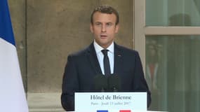Emmanuel Macron lors de son discours aux armées à l'Hôtel de Brienne. 