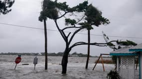 Un quartier de la ville de Cedar Key, en Floride, inondé après le passage de la tempête Debby, le lundi 5 août 2024.