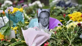 Des fleurs en hommage à la mémoire du prince Philip ont été déposées à Windsor, le samedi 10 avril 2021 au lendemain de sa mort