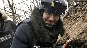 Le journaliste de l'AFP Arman Soldin dans une tranchée lors d'une mission pour l'AFP en Ukraine, le 18 mars 2023
