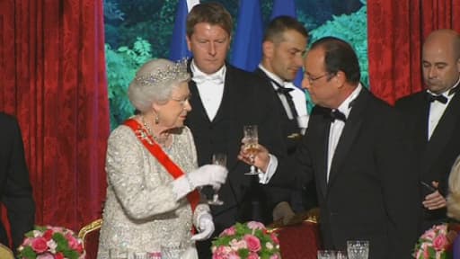 La reine et le président ont trinqué lors du diner d'Etat, à l'Elysée.