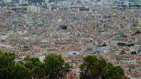 Une plainte a été déposée en mai 2010 par des habitants de la cité de la Savine à Marseille qui se plaignent de problèmes respiratoires liés à l'amiante présente dans les immeubles.