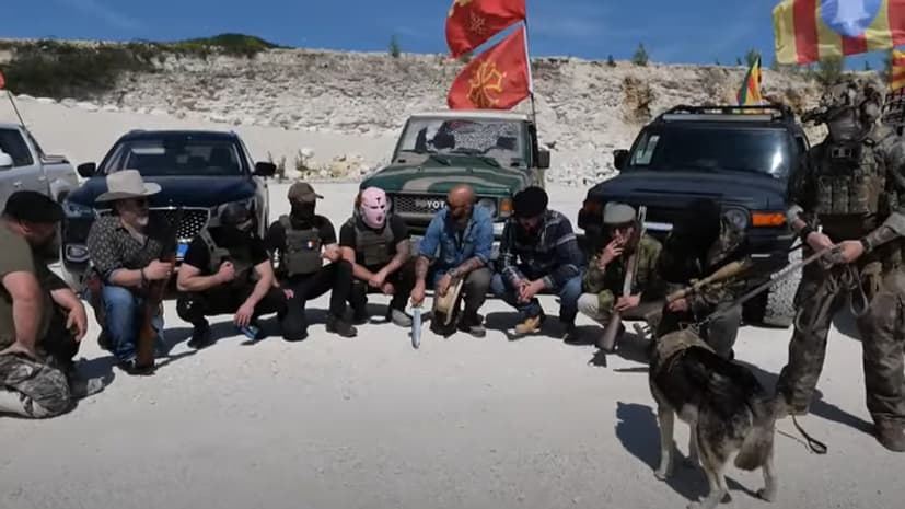 Capture de la vidéo de Papacito dans laquelle il monte une équipe militaire pour "chasser la fouine de Montjoi"