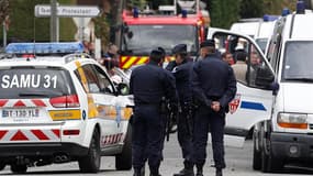 Des policiers durant le siège de l'appartement de Mohamed Merah.