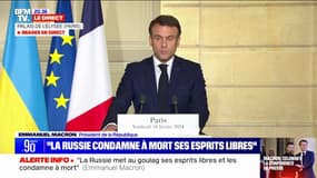 Emmanuel Macron dénonce "les manœuvres de désinformation, de manipulation de l'information" et les "attaques sur le plan cyber" de la Russie contre "les démocraties européennes"