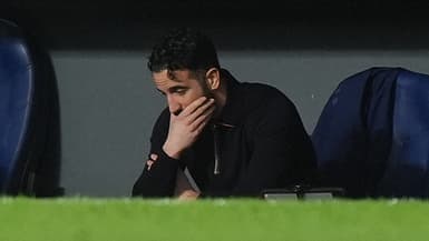 Ruben Amorim pensif lors du match Real Sociedad-Manchester United (1-1, Ligue Europa), le 6 mars 2025