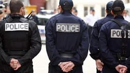 Des forces de l'ordre. (illustration)