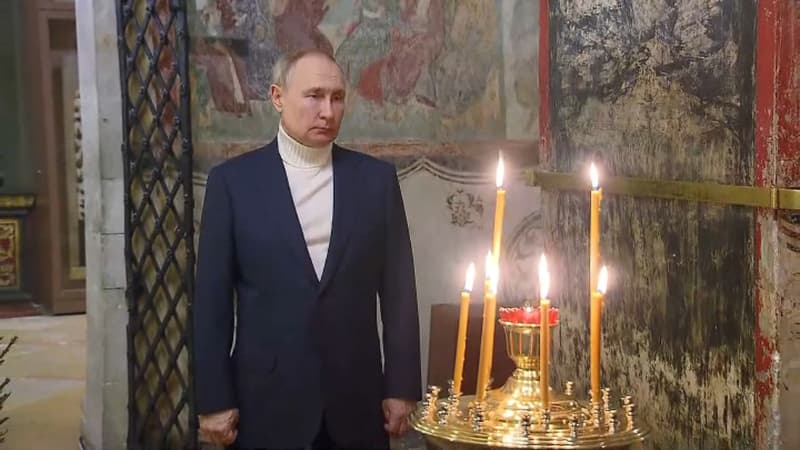 Vladimir Poutine assiste à la messe du Noël orthodoxe à Moscou