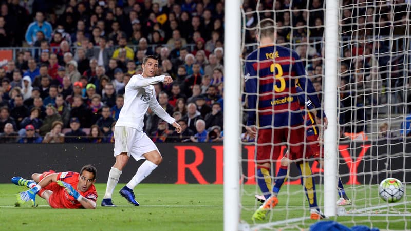 Karilm Benzema félicité par Luka Modric