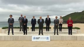 La photo de famille des dirigeants des puissances mondiales du G7, réunis du 11 juin au 13 juin en Cornouailles au Royaume-Uni. 