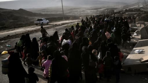 Des milliers d'Irakiens fuient les combats le 1er mars 2017 à Mossoul-Ouest