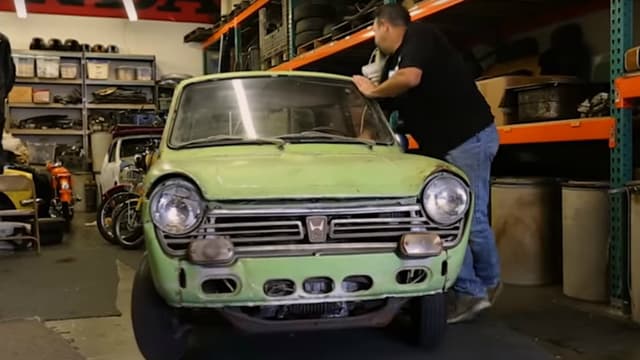 Cette N600 de 1969, en piteux état, est le premier véhicule importé par Honda aux Etats-Unis.