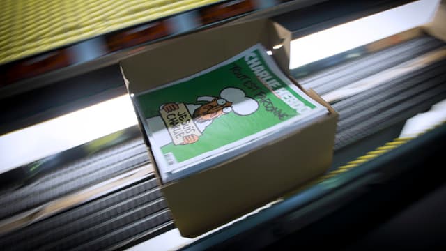 Le numéro de Charlie Hebdo vient tout juste d'être imprimé, le 13 janvier 2015.