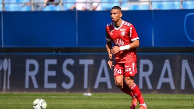 Alexander Djiku avec Strasbourg, en avril 2022