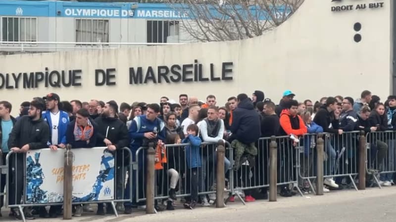 OM-PSG: des centaines de supporters marseillais à fond devant la Commanderie à la veille du Classique