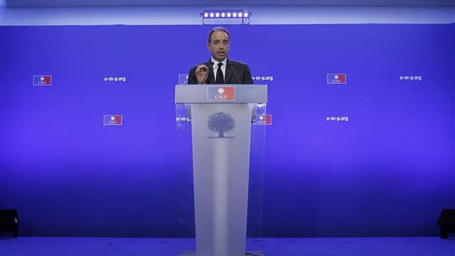 Le secrétaire général de l'UMP, Jean-François Copé, a réaffirmé mercredi l'opposition de sa formation à toute négociation avec le Front national, en annonçant son intention d'autoriser les courants au sein du parti de Nicolas Sarkozy pour canaliser les te