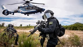 La France est le premier pays à commander le H160 pour des missions de maintien de l'ordre. 