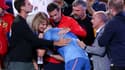 Djokovic en larmes dans les bras de sa mère et de son frère 