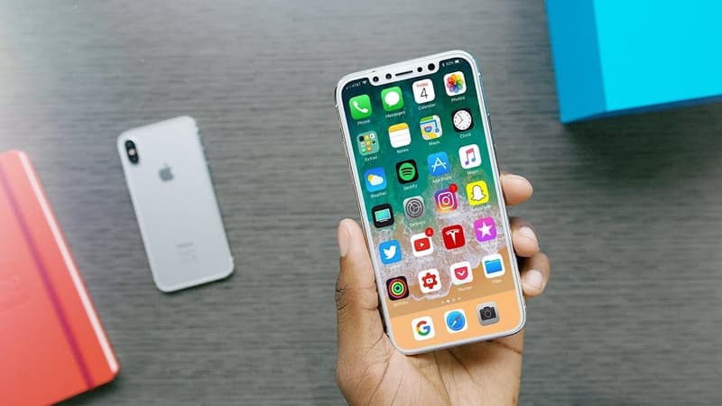 Avec un tarif de base à 1.000 dollars, l'iPhone 8 pourrait être le téléphone le pus cher de l'histoire d'Apple. Mais bonne nouvelle, son pourrait baisser d'ici Noël.