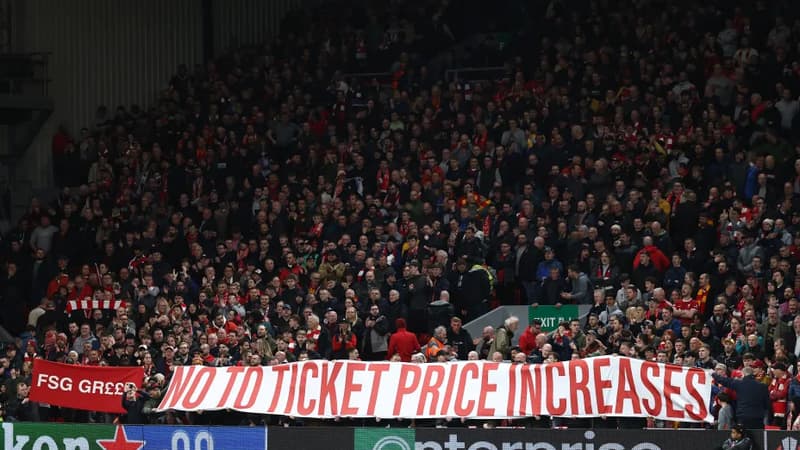 Liverpool: les supporters protestent contre la hausse des prix des billets et annoncent un boycott