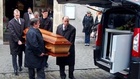 Les cercueils de Johanna Delahaye et de Gérald Fontaine à leurs obsèques à la basilique Notre-Dame de Boulogne-sur-Mer, le 5 mai 2012.