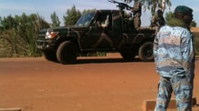Un soldat malien a été légèrement blessé.