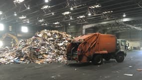 La Chine, l'an dernier, a ainsi acheté plus de la moitié des déchets recyclables exportés par les Etats-Unis. 
