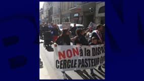 La pancarte "Digeon exécution", brandie lors d'une manifestation à Montargis, le 13 mai 2023