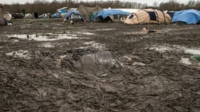 deux personnes ont été placées en garde à vue après qu'une rixe a éclaté mardi soir dans le camp de migrants de Grande-Synthe - 27 janvier 2016