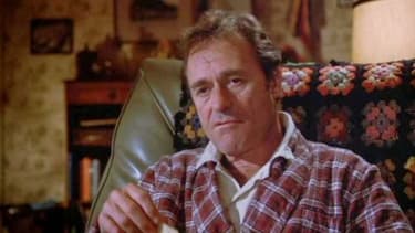 Dick Miller dans le rôle de Murray Futterman dans le film Gremlins