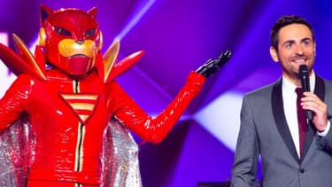 Camille Combal aux manettes de "Mask Singer", le programme de TF1, lors de la première émission, le 8 novembre 2019.