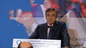 Collège: "Valls a fait sa colère et tapé du poing sur la table", juge Fillon