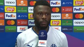 Chancel Mbemba au micro de RMC Sport, à Marseille le 1er novembre 2022