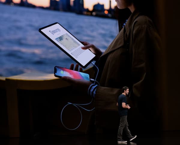 Il sera possible de charger son iPhone avec un USB-C vers Lightning. Il sera possible de charger son iPhone avec un USB-C vers Lightning.