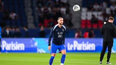 Adrien Rabiot à l'échauffement lors de France-Islande, le 9 septembre 2025.