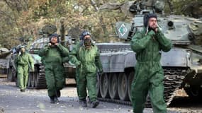 Des soldats séparatistes pro-russes dans la région de Donetsk en octobre 2015