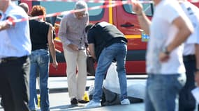 Des policiers interviennent sur les lieux de la fusillade à Marseille