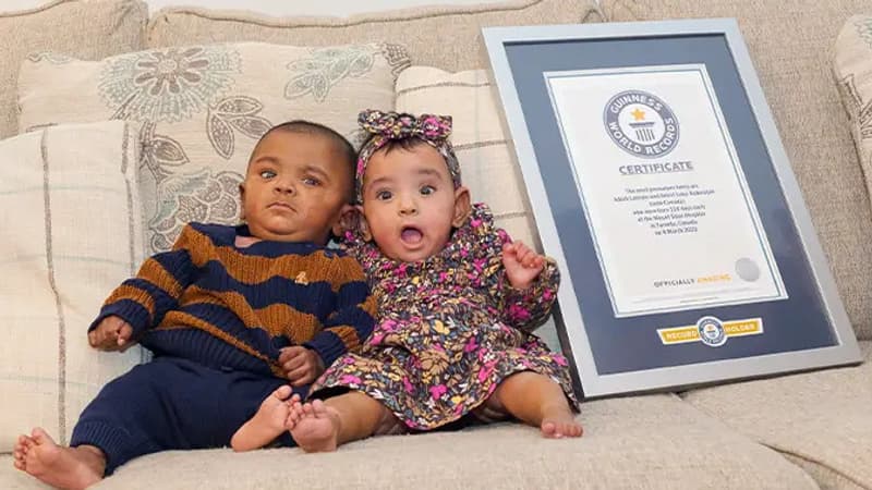 Canada: nés 4 mois en avance, ils deviennent les jumeaux les plus prématurés du monde