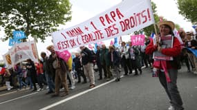 Des opposants de la Manif pour Tous manifestent contre la loi Taubira, le 26 mai 2013 à Paris.